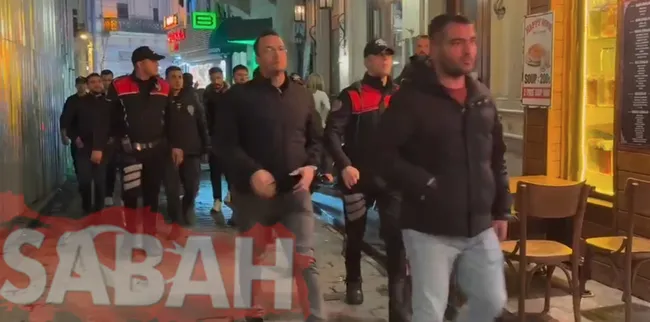 beyoglunda-hareketli-saatler-gece-kuluplerine-operasyon-1790976179115.jpg