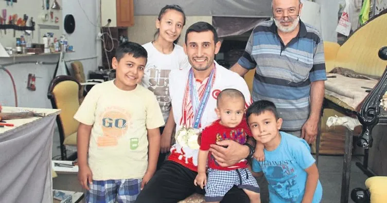 Tek kollu tekvandocu madalyaya doymuyor