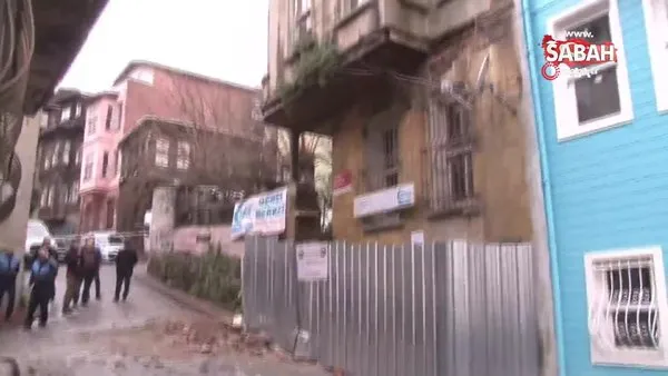 İstanbul Balat'ta çökme riski bulunan bina güvenlik çemberine alındı!