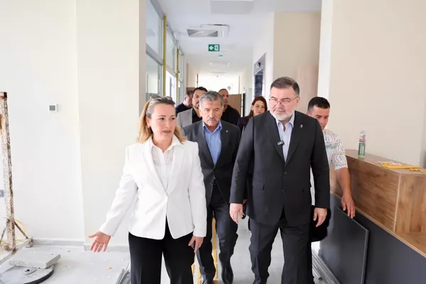 baskan-saygilidan-yarimada-cikarmasi-hukumet-yatirimlarini-gezdi-chp-belediyeciligine-yuklendi-1781804674911.jpg