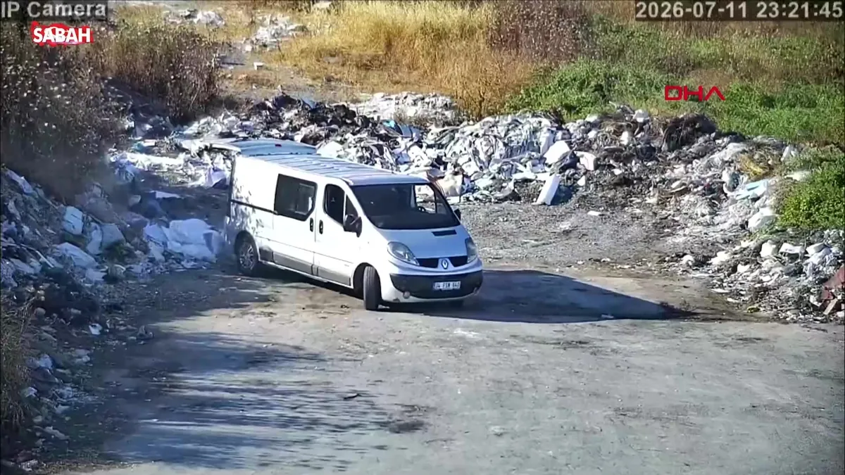 Avcılar’da kaçak moloz döken 2 araç sahibine 100 bin lira ceza | Video videosunu izle Avcılar’da kaçak moloz döken 2 araç sahibine 100 bin lira ceza | Video videosunu izle