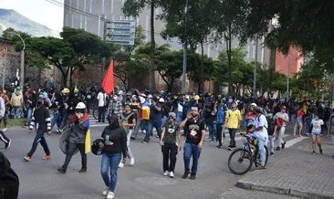 Kolombiya’da halk sokağa döküldü: Hedefte Devlet Başkanı var