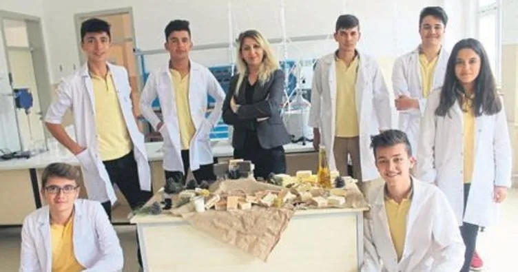 Lise öğrencileri doğal sabun üretti
