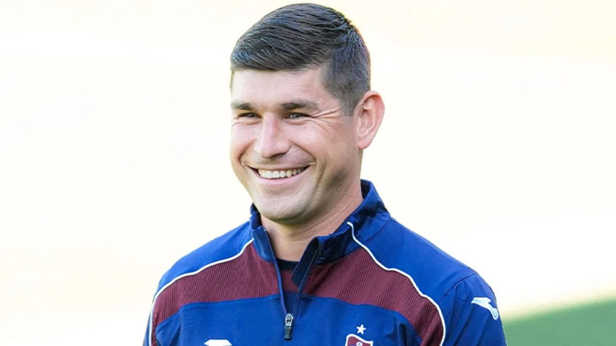Ruslan Malinovskyi, Trabzonspor formasıyla açıklama yapıyor.