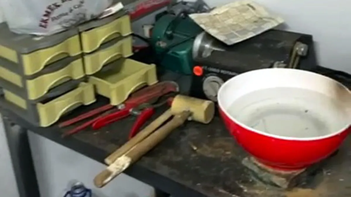 Avcılar’da güzellik merkezi süsü verilen sahte altın üretim atölyesine operasyon! Avcılar’da güzellik merkezi süsü verilen sahte altın üretim atölyesine operasyon!