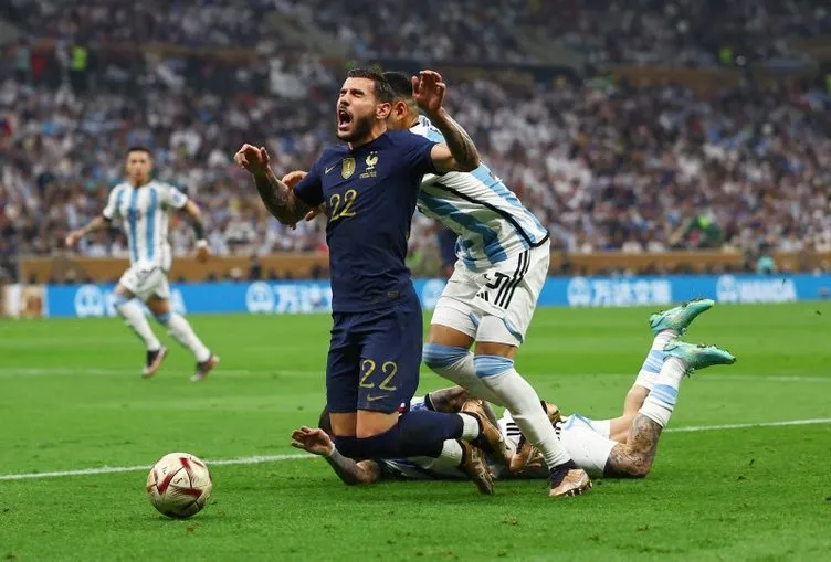 Son dakika haberleri: Dünya Kupası finalinde ortalığı karıştırdı! Arjantin-Fransa maçının hakemi verdiği penaltı kararıyla dünyayı ikiye böldü…