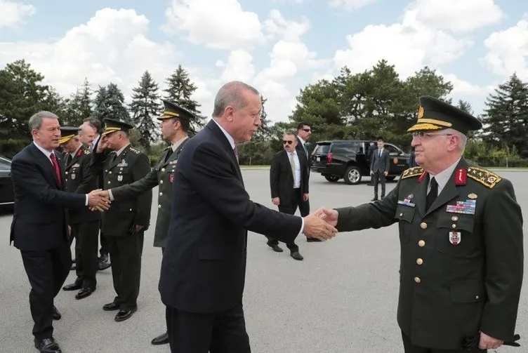 Yunanistan’ın yeni Türkiye korkusu başladı: Özellikle iki ismin olası Ege planını masaya yatırdılar