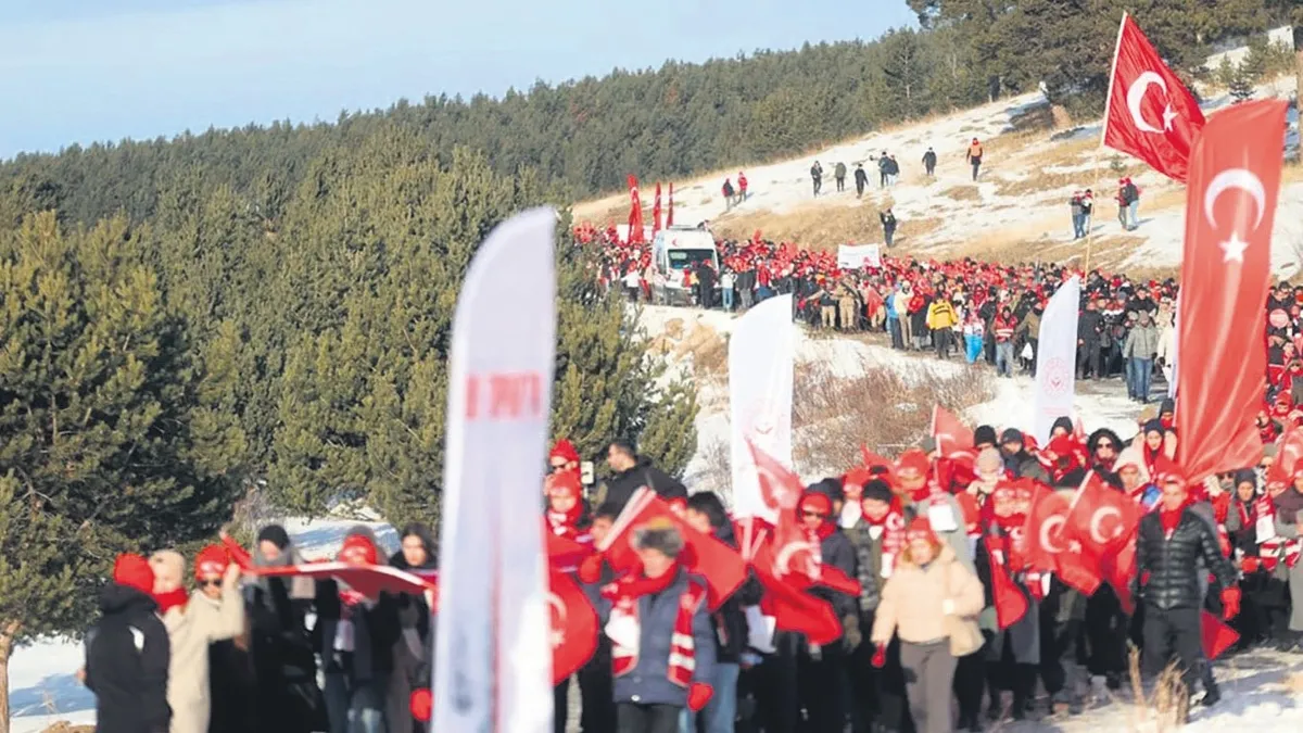 Gençler kahramanların izinde yürüyor