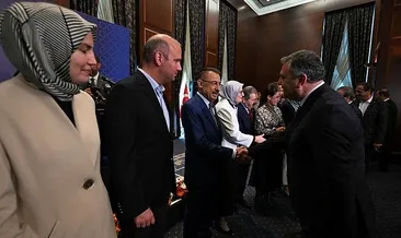 AK Parti Genel Merkezi’nde coşku