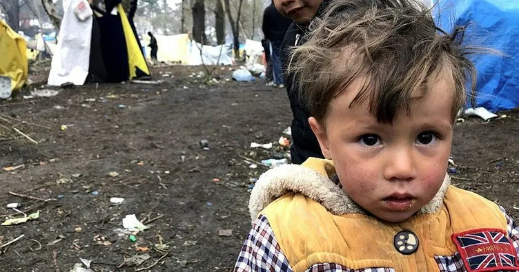 Avrupa’ya gitmek isteyen sığınmacı çocuklar sınırda umutla bekliyor