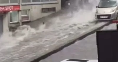 Mecidiyeköy’de yağmur suyu sel oldu vatandaşı önüne kattı