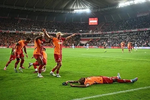 Son dakika transfer haberi: Victor Osimhen’de yeni gelişme! Galatasaray’dan sıcak temas