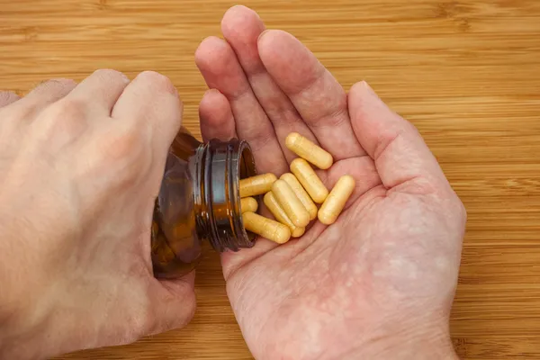 bayramda-yapilan-bu-hata-vitaminlerin-etkisini-sifirliyor-uzmandan-kritik-uyari-1780044543419.jpg