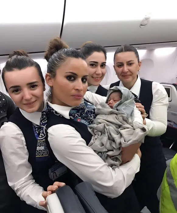THY uçağında doğan bebek için Türkiye’den girişim