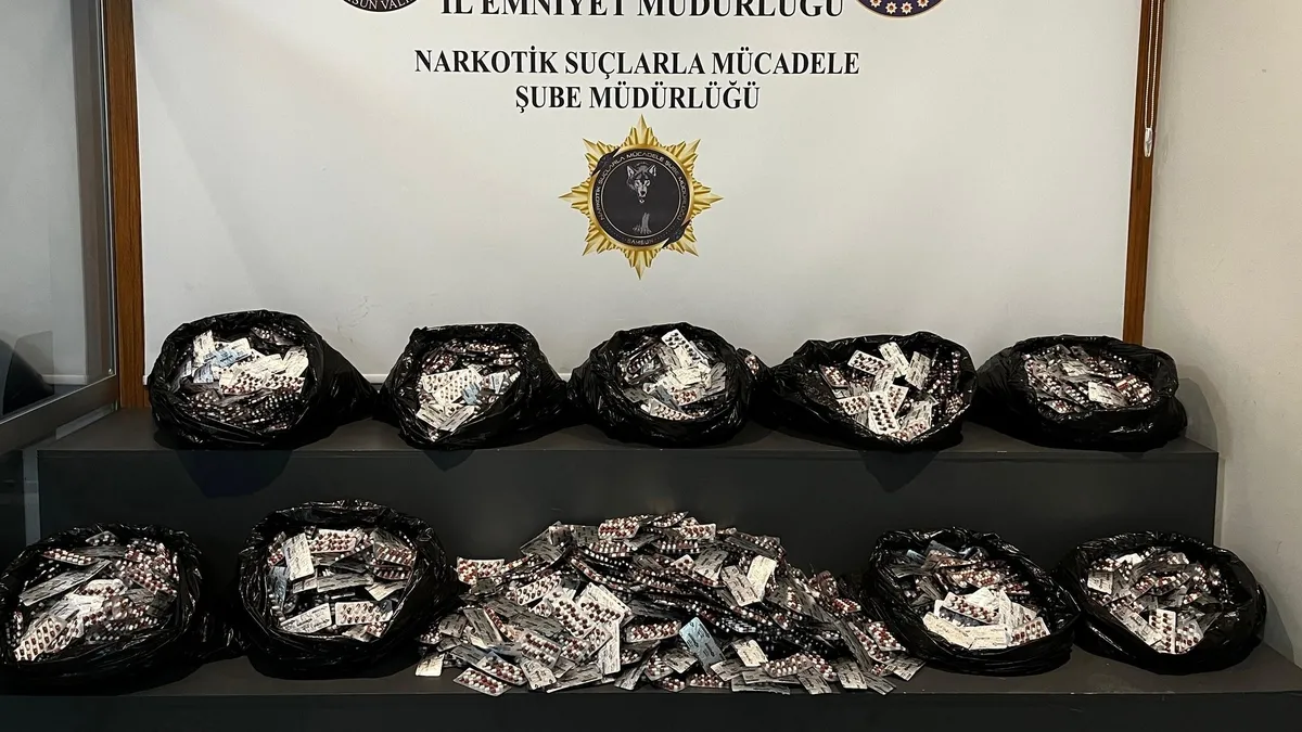 Samsun'da polis düğmeye bastı! Zehir deposu çökertildi Samsun'da polis düğmeye bastı! Zehir deposu çökertildi