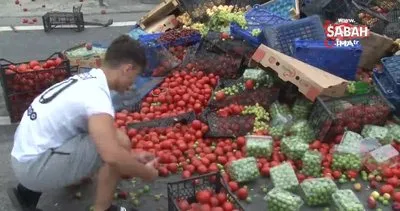 Küçükçekmece’de sebze yüklü kamyon devrildi: Yüzlerce kilo sebze yola savruldu | Video