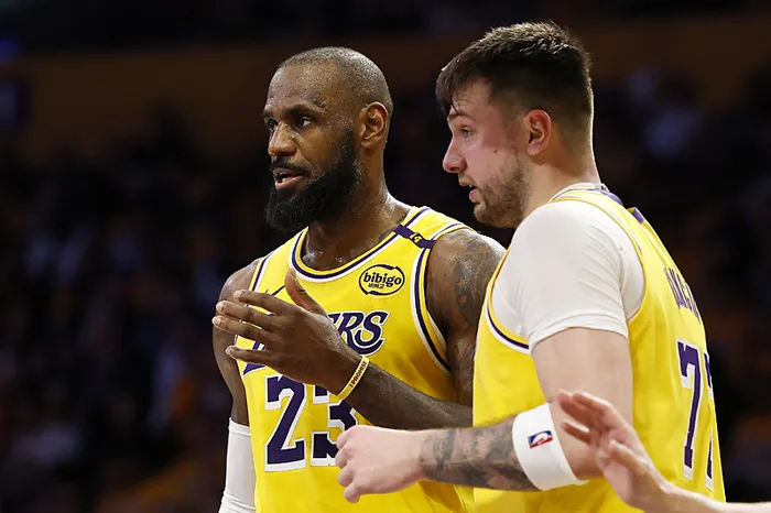 luka-doncic-la-lakers-ile-ciktigi-ilk-macta-galip-geldi-1739269481243.jpeg