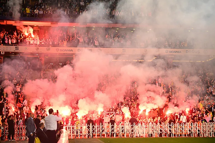 Son dakika haberleri: Fenerbahçe’nin U19 kararı büyük tepki çekti! “Bu çocuklara yazık” Süper Kupa öncesi o isimler Ali Koç’a seslendi…