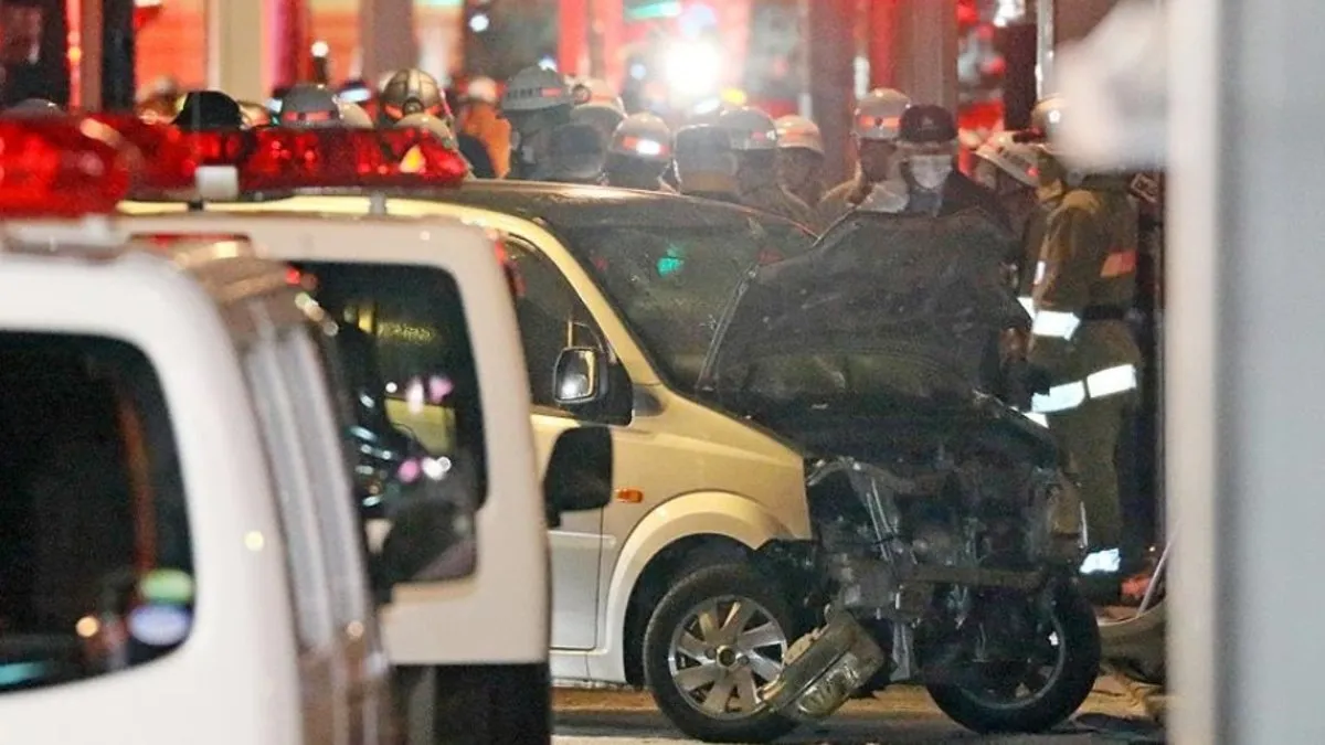 Japonya’da mini araç devrildi: 5 ölü