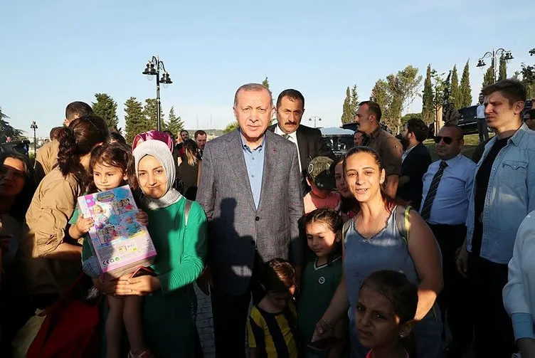 BaÅkan ErdoÄan, NakkaÅtepe Millet Bahçesi'ni gezdi vatandaÅlarla sohbet etti
