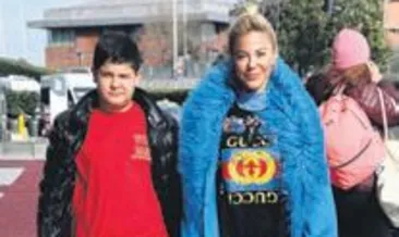 Anne-oğul baş başa