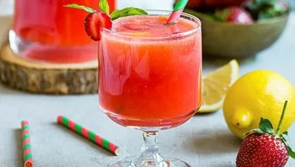 Buz gibi serin; Çilekli limonata tarifi