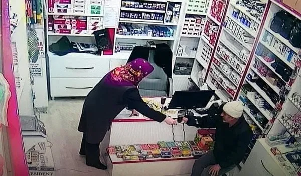 Zonguldak'ta akılalmaz soygun! Oturup çay içti!