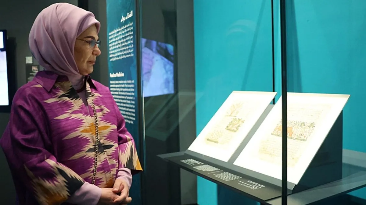 Emine Erdoğan, Katar'da İslam Eserleri Müzesi'ni ziyaret etti