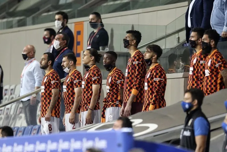 Galatasaray’da son dakika: O menajerler İstanbul’a çağırıldı!