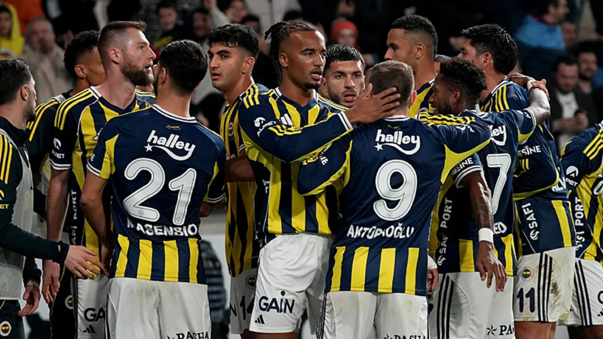 Galatasaray altyapısından çıkan futbolcu Fenerbahçe’ye! Sürpriz transfer hamlesi… – Galeri Galatasaray altyapısından çıkan futbolcu Fenerbahçe’ye! Sürpriz transfer hamlesi… – Galeri