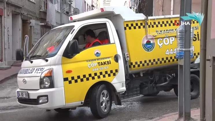 Bu taksi insan değil 'çöp' taşıyor
