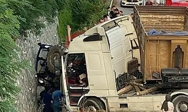 Samsun’da traktörden düşen tomruk kazaya yol açtı: 1 kişi ağır yaralandı! #samsun
