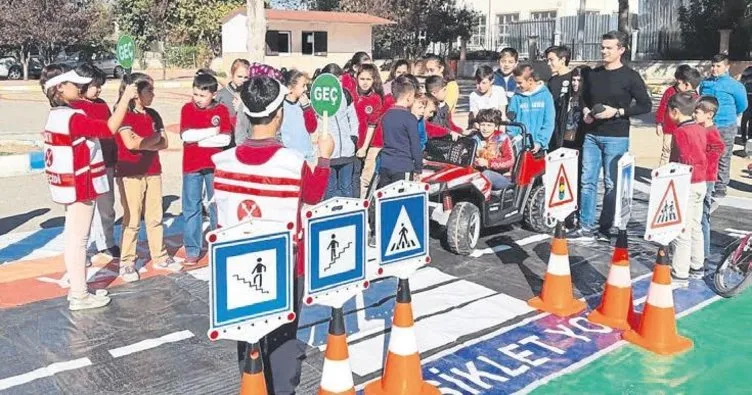 Öğrencilere trafik eğitimi