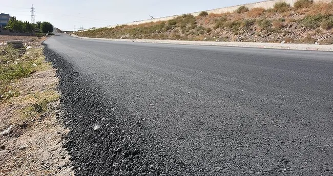 Batman’da 17 günde 20 bin ton asfalt serildi