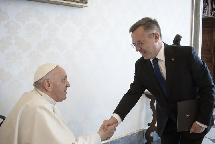 Papa’dan Rusya Ukrayna savaşı ile ilgili Başkan Erdoğan’a övgü dolu sözler