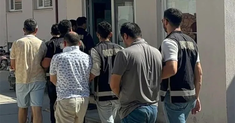 Yurt dışına kaçarken yakalandılar