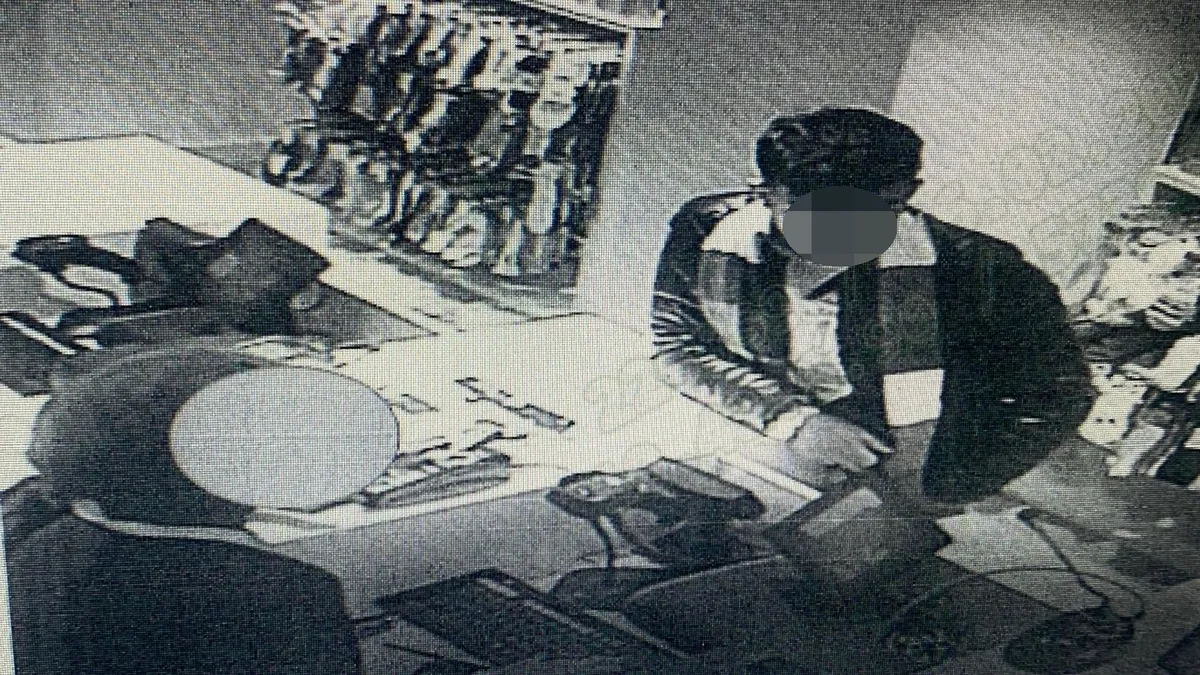 Yaşlı çifti FETÖ yalanıyla dolandıran çeteye ceza yağdı Yaşlı çifti FETÖ yalanıyla dolandıran çeteye ceza yağdı