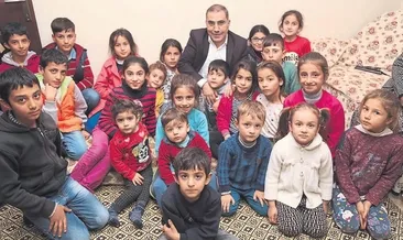 Evlere gidiyor halkı dinliyor