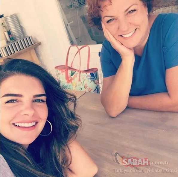 Sinem Kobal ve Kenan İmirzalıoğlu'ndan aile tablosu... Sinem Kobal'ın annesi güzelliği ile gençlere taş çıkardı!