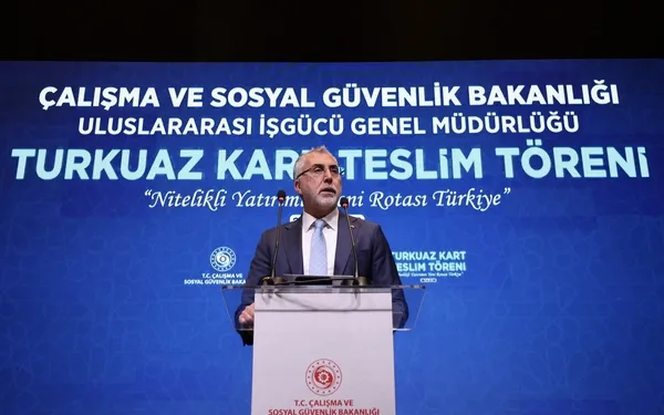 turkiyeye-yatirim-yapan-22-firmanin-temsilcisine-turkuaz-kart-1777540586471.jpg