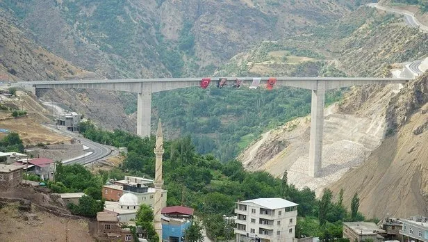 Ulaştırma ve Altyapı Bakanı Karaismailoğlu’den Beğendik Köprüsü açıklaması!