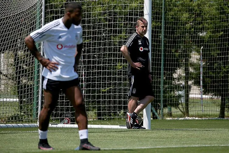 Abdullah Avcı'nın sıkıntısı Beşiktaş'ın solunda