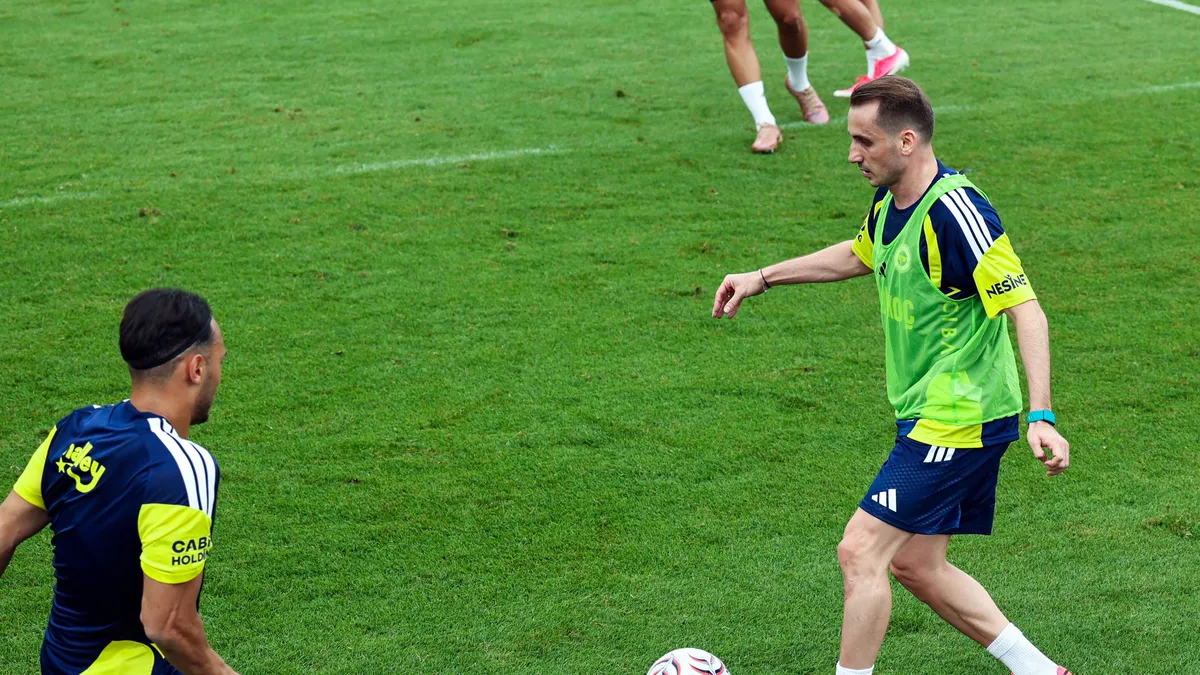 Fenerbahçe, Avusturya kampındaki ilk antrenmanını yaptı Fenerbahçe, Avusturya kampındaki ilk antrenmanını yaptı