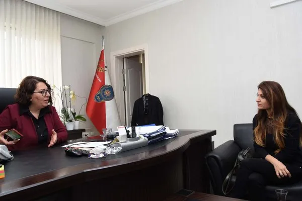 İzmir sokakları Seda Okur'dan soruluyor