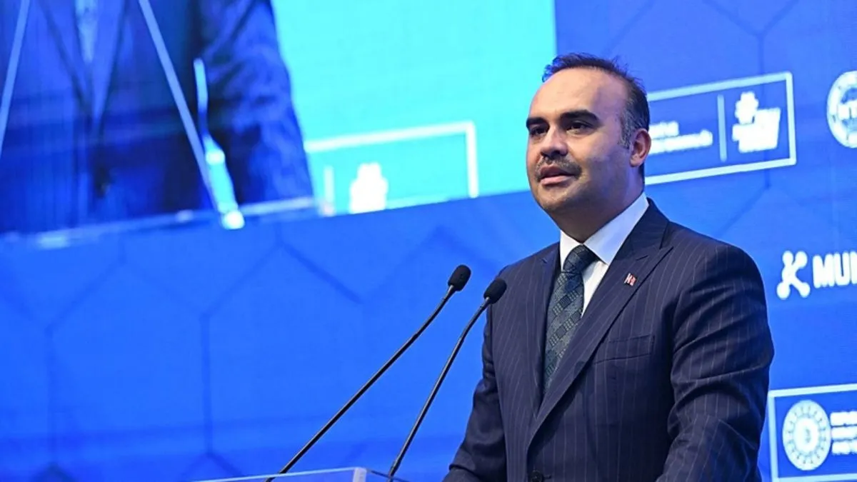Bakan Kacır: Küresel sistemde yaşanan belirsizliklerin başarıyla üstesinden geliyoruz