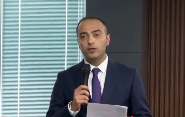 son-dakika-haberi-gaziosmanpasada-ak-partinin-adayi-eray-karadeniz-baskanvekili-secildi-1749630214408.jpg Son dakika haberi: Gaziosmanpaşa'da AK Parti'nin adayı Eray Karadeniz başkanvekili seçildi! Eray Karadeniz kimdir?