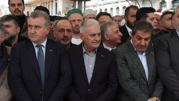 gulbeyaz-albayrak-son-yolculuguna-dualarla-ugurlandi-1714494049130.jpg