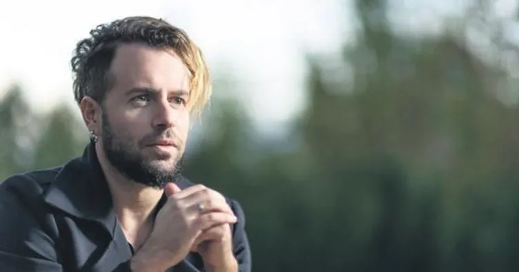 İlk şarkı Emre’den