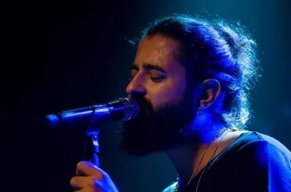 Koray Avcı konserlerinden önce her yere tükürüyormuş