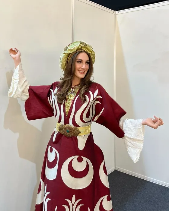 Miss Turkey 2024 Hindistan’ı salladı! İdil Bilgen’in Ay-Yıldızlı elbisesi olay yarattı